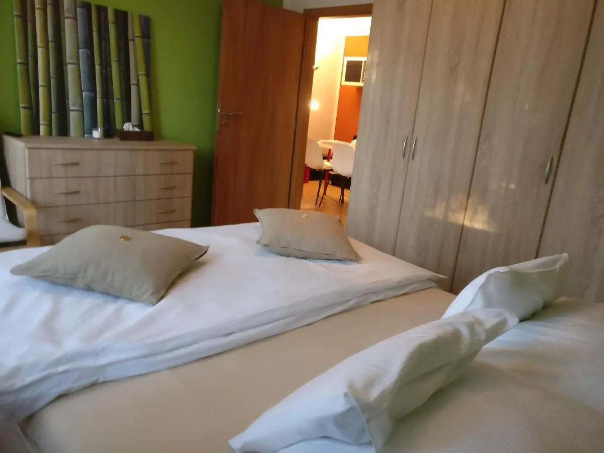 Invalidovna Apartment Прага