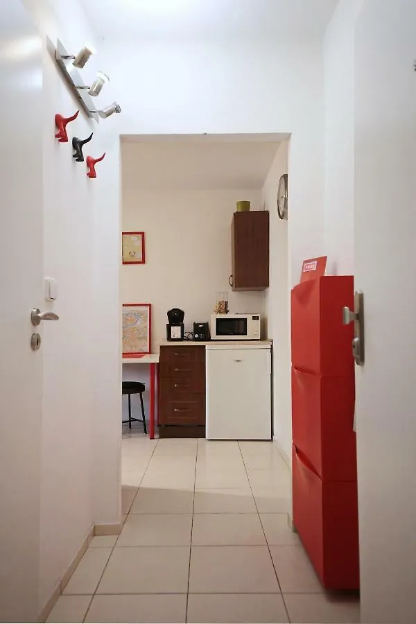 Invalidovna Apartment براغ